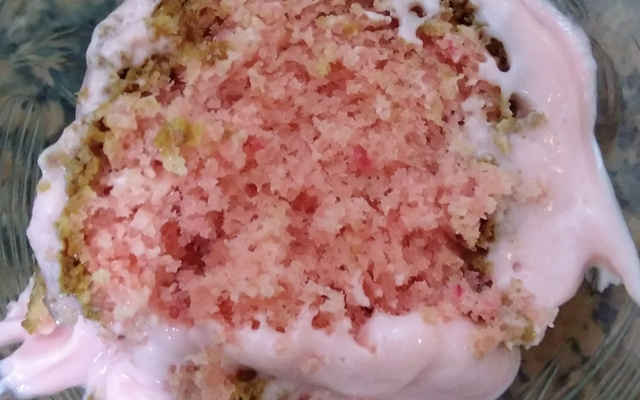 Bolo rosa de morango