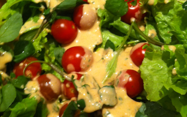 Molho levemente picante para salada