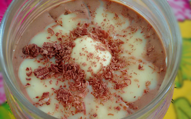 Mousse de brigadeiro com ganache branco