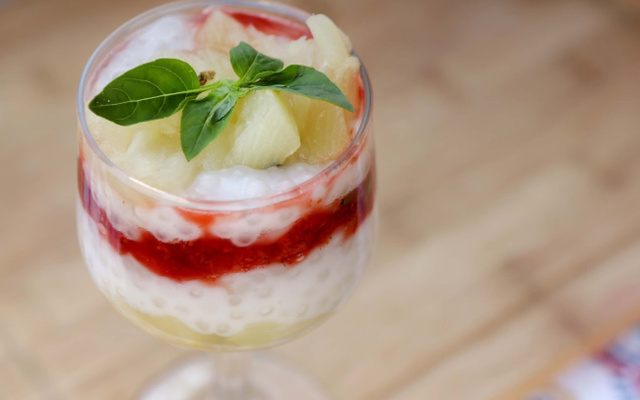 Pérolas de tapioca com compota de frutas