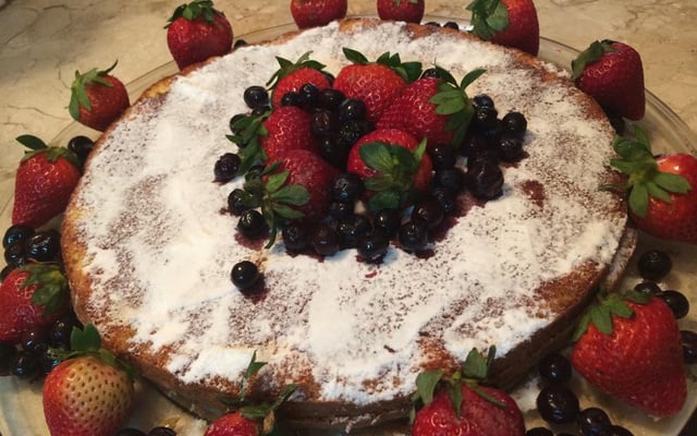 Bolo Pelado (Naked cake)