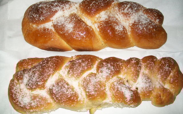 Rosca com recheio de goiabada