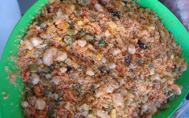 Farofa molhadinha de legumes
