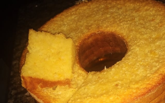 Bolo fofinho de flocão de milho