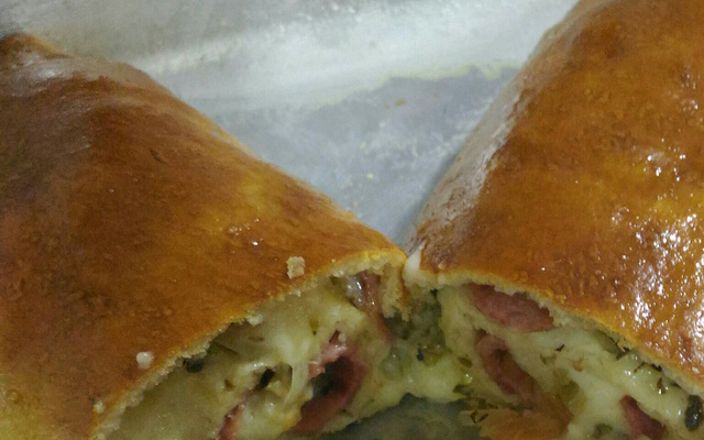 Pão recheado de frios