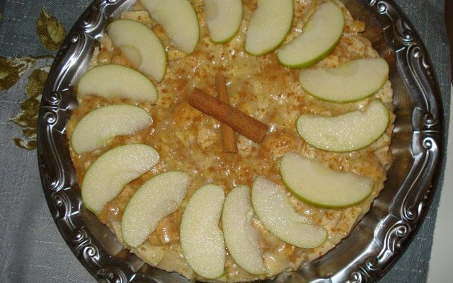 Torta de maçã com leite condensado