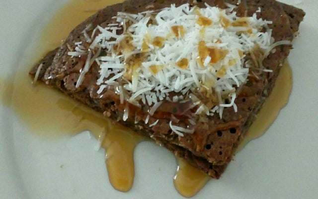 Panqueca fit de aveia, cacau e coco