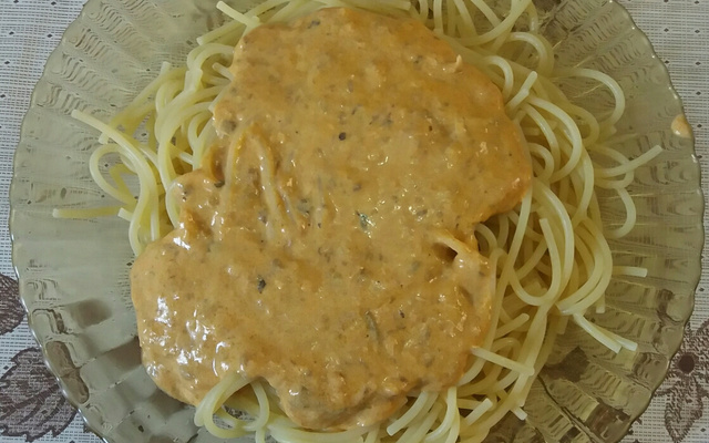 Macarrão ao molho de sardinha