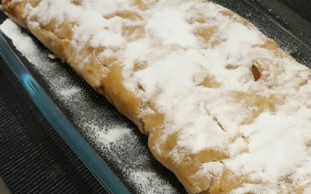 Strudel de maçã com massa folheada