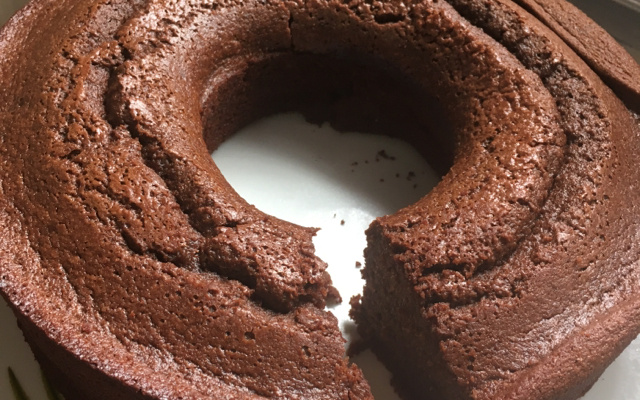 Bolo integral de chocolate e banana