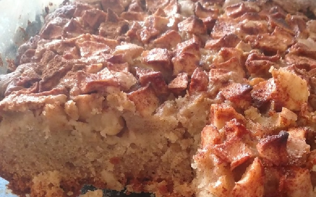 Bolo de maçã com canela