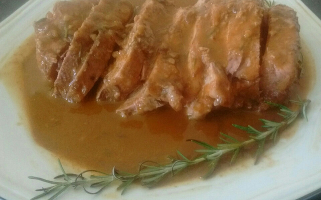 Lombo na panela de pressão com vinho