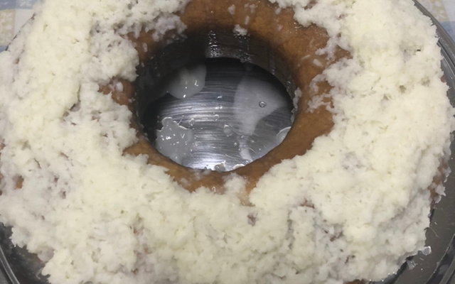 Bolo de coco cremoso