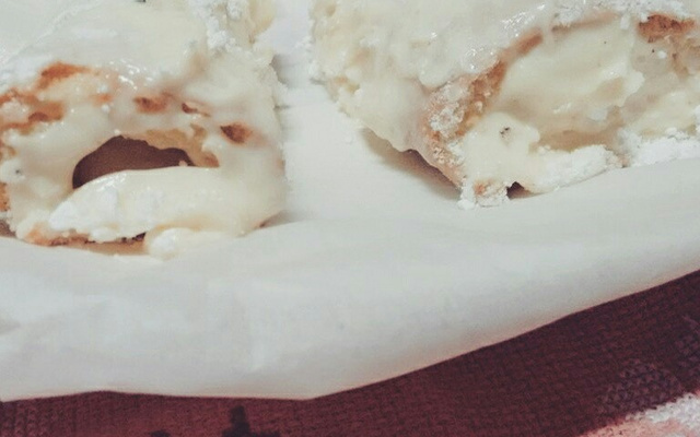 Rocambole com recheio de limão