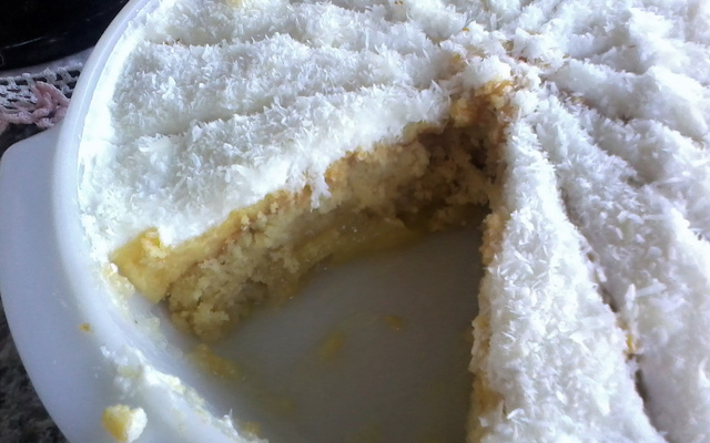 Bolo gelado de abacaxi com creme