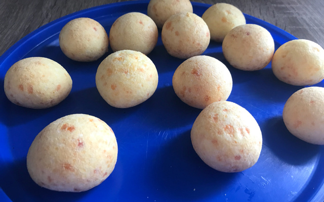 Pão de queijo mineiro