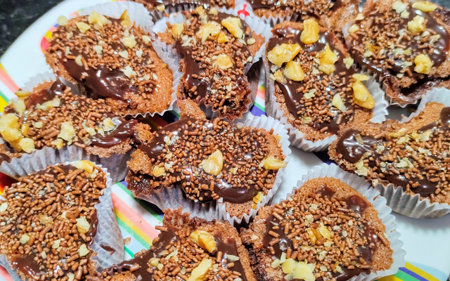 Cupcake de chocolate e nozes