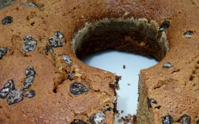 Bolo integral com passas no liquidificador