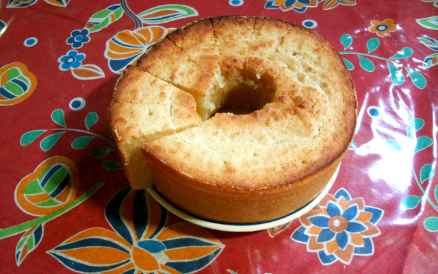 Bolo de macaxeira com coco