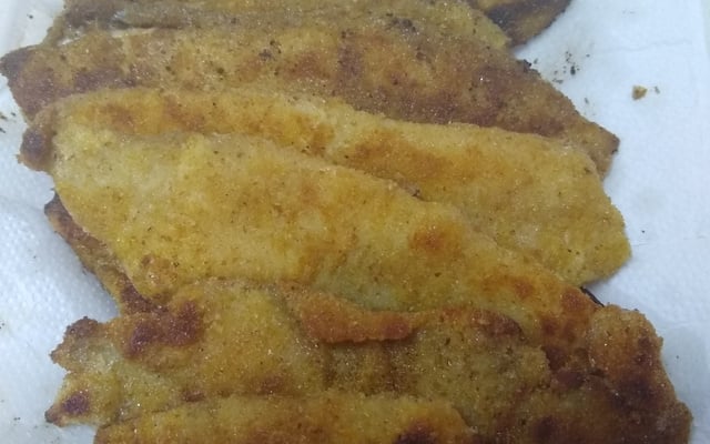 Filé de tilápia empanado