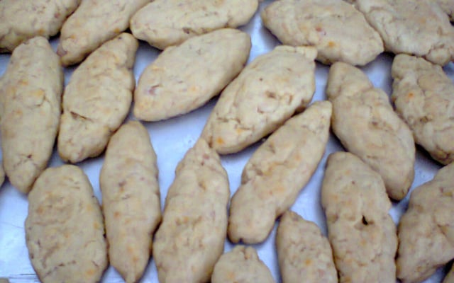 Salgadinho de queijo ralado