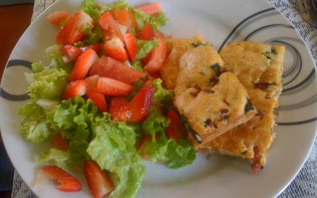 Torta salgada de espinafre e bacon