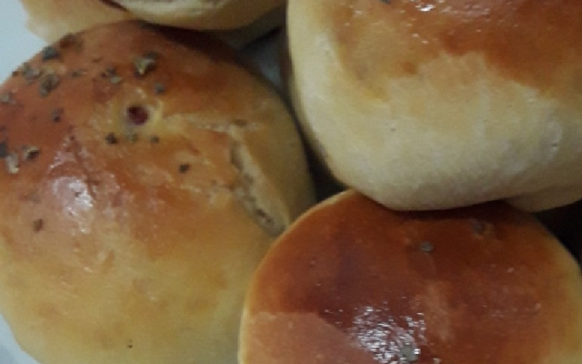 Enroladinho de salsicha assado fácil