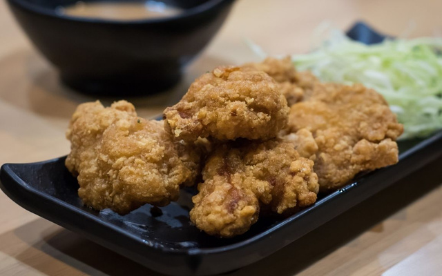 Karaage (frango frito japonês)