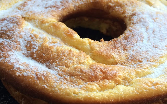 Bolo de milho com leite condensado