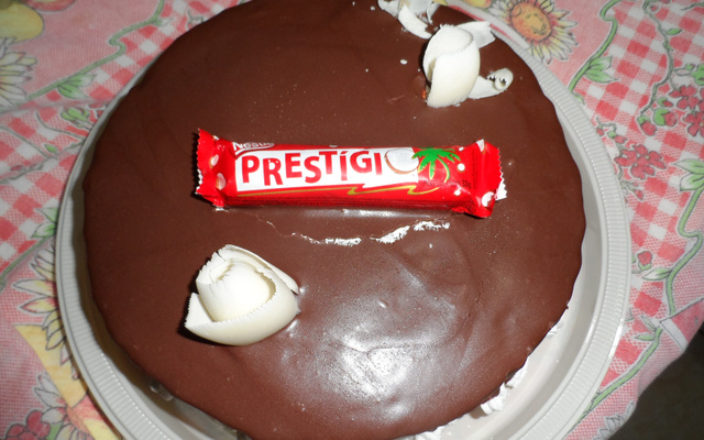 Bolo de brigadeirão com coco