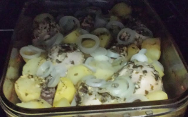 Frango assado na cerveja - chef Vitor Monteiro