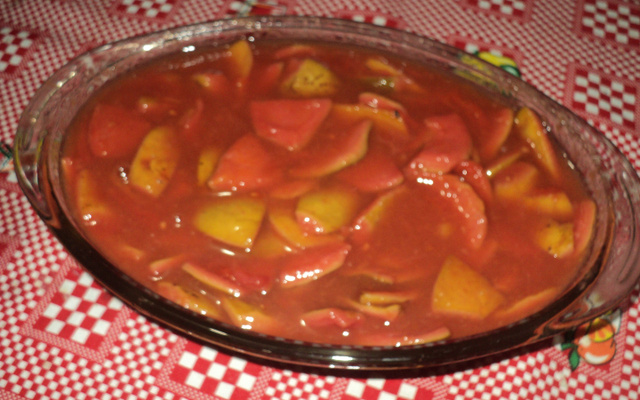 Doce de goiaba em calda
