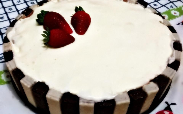 Torta de sorvete com Bis e brigadeiro