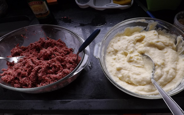 Escondidinho de batata com carne seca