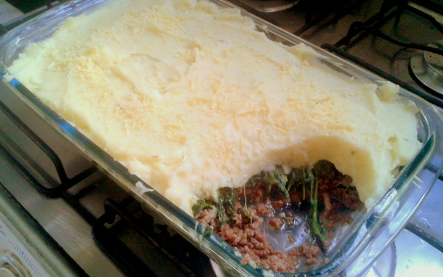 Escondidinho de carne moída e espinafre