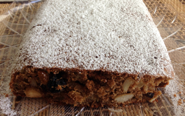 Bolo integral de frutas secas e castanhas