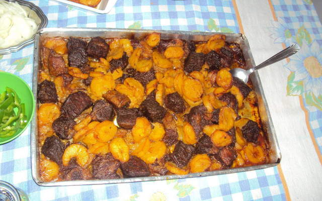 Maçã de peito com batatas