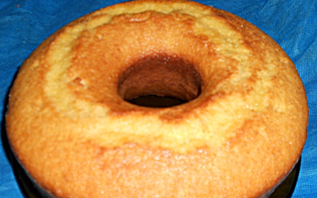Bolo simples de fubá