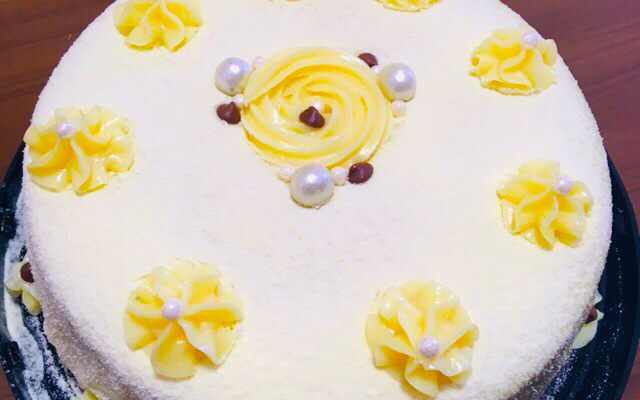 Bolo vulcão de leite em pó com creme de avelã