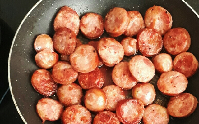 Linguiça frita com manteiga