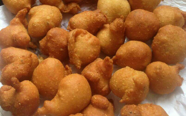 Bolinhos salgados fritos