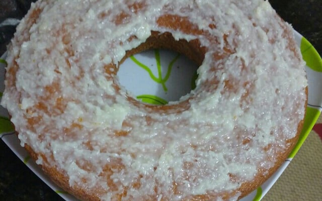 Bolo fácil de milho com cobertura