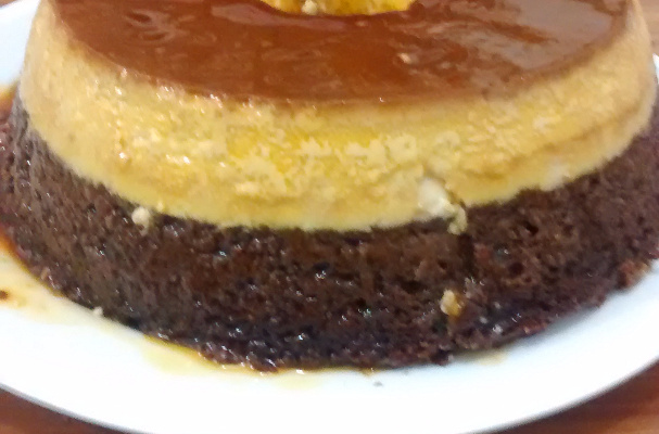 Bolo pudim de chocolate delicioso