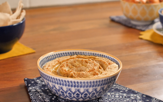 Pasta de grão de bico (homus)