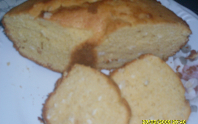 Bolo de fubá com coco