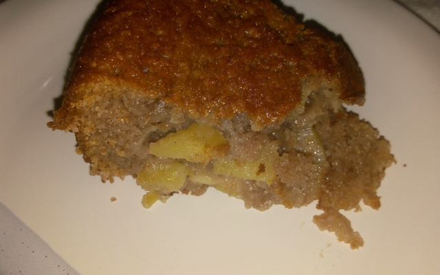 Bolo integral de maçã e banana