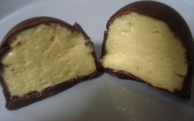 Bombom de mousse de maracujá