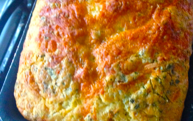 Pão de liquidificador (de ervas e queijo)