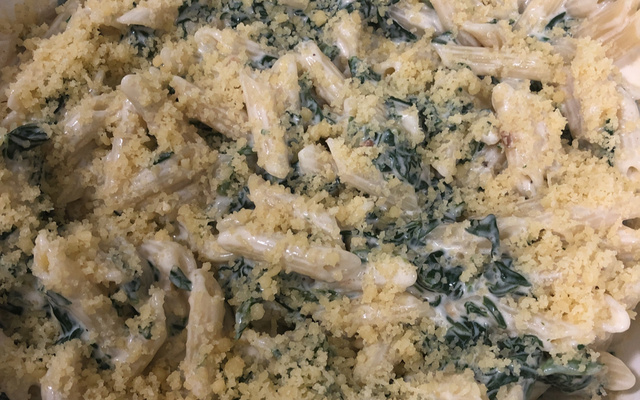 Macarrão com espinafre