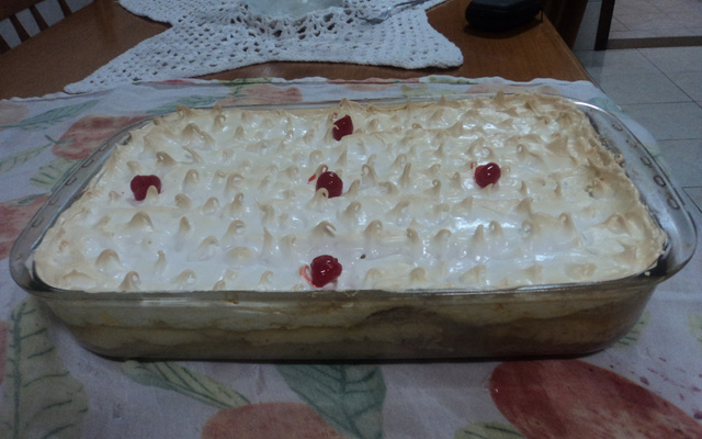 Chico balanceado com banana